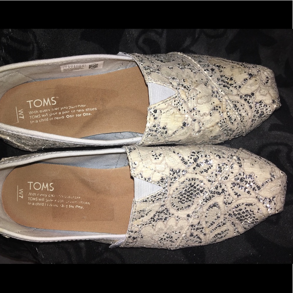 Toms